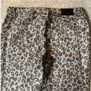 HELLO KITTY Grey Leopard Bow & Kitty PRINT Stretch SKINNY Low Rise PANTS Jeans